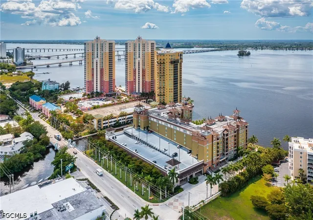 Listing Photo 5 - Condo for sale in building located at 2825 Palm Bch Blvd, Fort Myers, FL 33916 - Unit #616