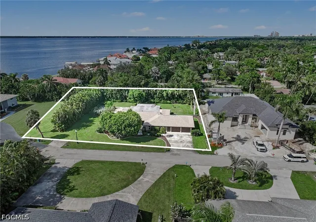 Photo 1 of Single family home for sale at 1309 Jambalana Ln, Fort Myers, FL 33901 | MLS# 2026041664 | Listing updated on 2026-10-10