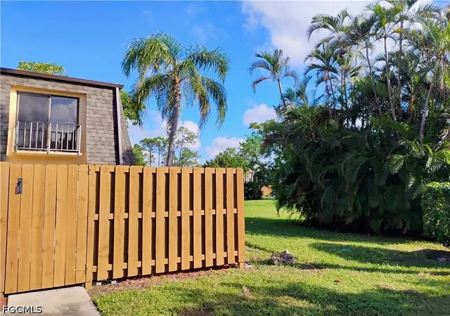 Townhouse for sale at 3290 Sandlewood Ln #3, Fort Myers, FL 33907 | MLS# 2026041684
