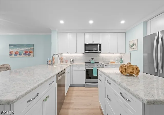 Listing Photo 3 - Condo for sale in building located at 1785 Middle Gulf Dr, Sanibel, FL 33957 - Unit #A103