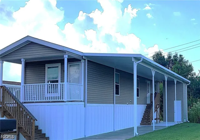 Photo 1 of Manufactured home for sale at 8 Shoreland Dr, Fort Myers, FL 33905 | MLS# 2026041919 | Listing updated on 2026-10-12