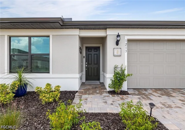 Photo 2 of Single family home for sale at 1213 Caloosa Cvs Dr, Labelle, FL 33935 | MLS# 2026042096 | Listing updated on 2026-10-20