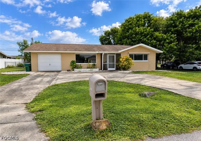 Photo 2 of Single family home for sale at 1204 Se 35th Street, Cape Coral, FL 33904 | MLS# 2026042140 | Listing updated on 2026-10-13