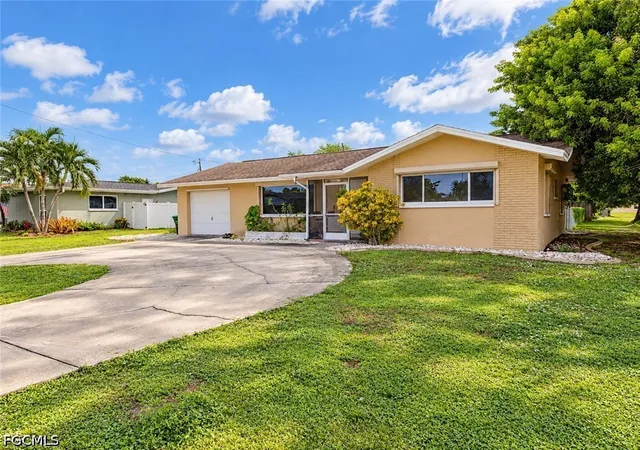 Photo 3 of Single family home for sale at 1204 Se 35th Street, Cape Coral, FL 33904 | MLS# 2026042140 | Listing updated on 2026-10-13
