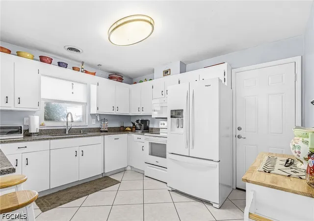 Listing Photo 4 - Condo for sale in building located at 14919/921 Wise Wy, Fort Myers, FL 33905