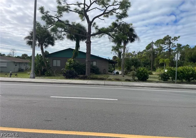 Listing Photo 4 - Condo for sale in building located at 9000 Griggs Rd, Englewood, FL 34224 - Unit #C