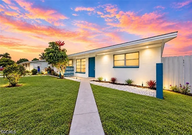 Photo 1 of Multi family home for sale at 1117 Vineyard St, Lehigh Acres, FL 33936 | MLS# 2026042597 | Listing updated on 2026-10-10