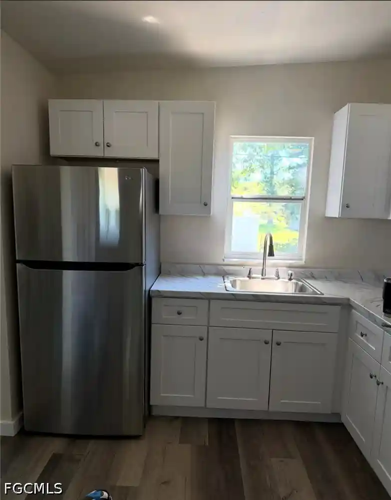 Photo 2 of Single family home for sale at 2180 Barry Dr, Fort Myers, FL 33907 | MLS# 2026042625 | Listing updated on 2026-10-27
