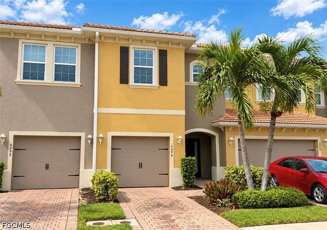 Photo 3 of Townhouse for sale at 4090 Wilmont Pl, Fort Myers, FL 33916 | MLS# 2026042626 | Listing updated on 2026-10-09