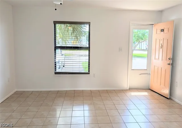 Listing Photo 4 - Condo for sale in building located at 1031 Se 9Th St, Cape Coral, FL 33990 - Unit #5