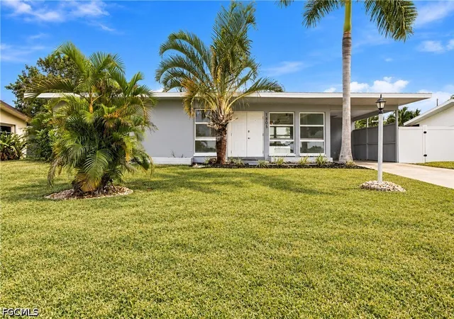 Photo 1 of Single family home for sale at 1805 Cornwallis Pkwy, Cape Coral, FL 33904 | MLS# 2026042643 | Listing updated on 2026-10-19