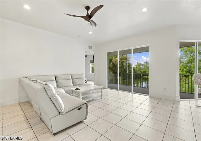 Listing Photo 1 - Condo for sale in building located at 6060 Jonathans Bay Cir, Fort Myers, FL 33908 - Unit #402