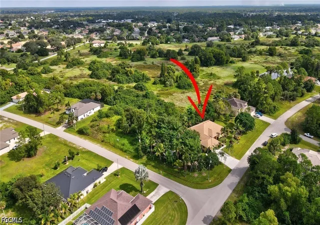 Photo 2 of Single family home for sale at 619 Parkdale Blvd, Lehigh Acres, FL 33974 | MLS# 2026042818 | Listing updated on 2026-10-19