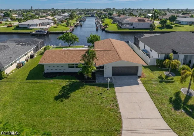 Photo 1 of Single family home for sale at 3009 Se 10th Avenue, Cape Coral, FL 33904 | MLS# 2026042830 | Listing updated on 2026-10-14
