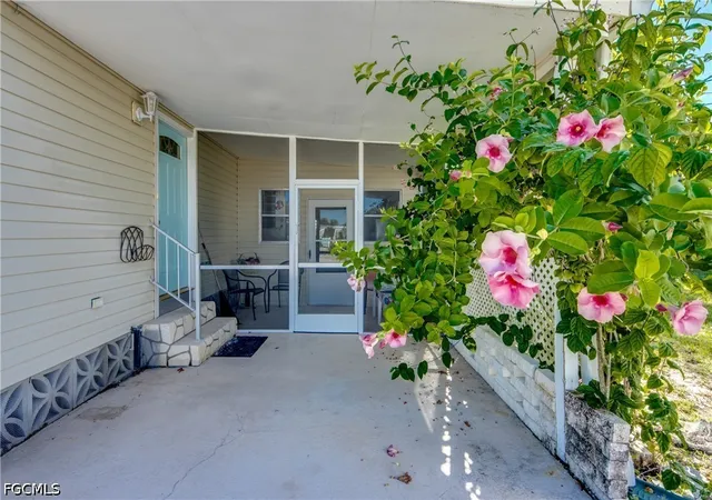 Photo 2 of Manufactured home for sale at 4639 Catfish Ct, St James City, FL 33956 | MLS# 2026042831 | Listing updated on 2026-10-18