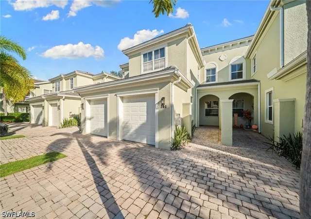 Listing Photo 1 - Condo for sale in building located at 1405 Mariposa Cir, Naples, FL 34105 - Unit #11202