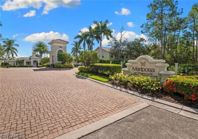 Listing Photo 2 - Condo for sale in building located at 1405 Mariposa Cir, Naples, FL 34105 - Unit #11202