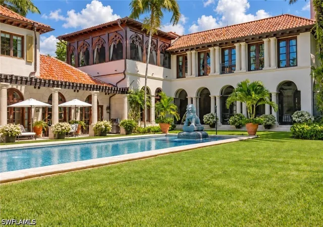 Photo 2 of Single family home for sale at 3200 Green Dolphin Ln, Naples, FL 34102 | MLS# 226032531 | Listing updated on 2026-10-13
