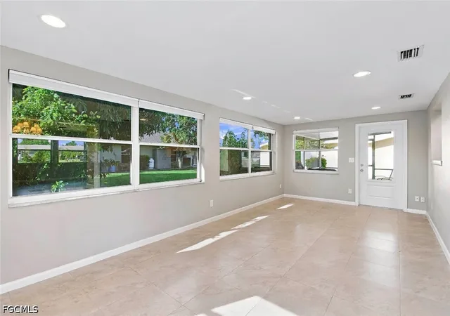 Photo 3 of Single family home for sale at 1814 Cornwallis Pkwy, Cape Coral, FL 33904 | MLS# 2026042934 | Listing updated on 2026-10-20