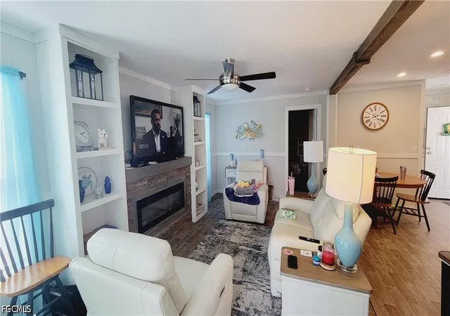 Photo 3 of Manufactured home for sale at 352 Shoreland Dr, Fort Myers, FL 33905 | MLS# 2026042948 | Listing updated on 2026-10-13