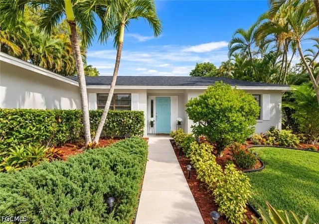 Photo 2 of Sale Pending at 1435 Claret Ct, Fort Myers, FL 33919 | MLS# 2026042956 | Listing updated on 2026-10-29
