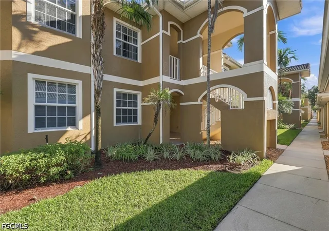 Photo 3 of Condo for sale at 1064 Winding Pines Cir #105, Cape Coral, FL 33909 | MLS# 2026042960 | Listing updated on 2026-10-19