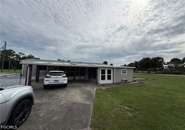 Manufactured home for sale at 19260 Arrowhead Ln, North Fort Myers, FL 33903 | MLS# 2026043042