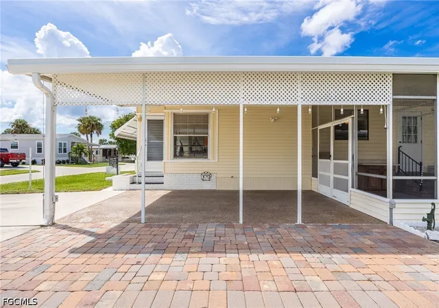 Photo 2 of Sale Pending at 11931 Yellowstone Dr, Bonita Springs, FL 34135 | MLS# 2026043047 | Listing updated on 2026-10-14
