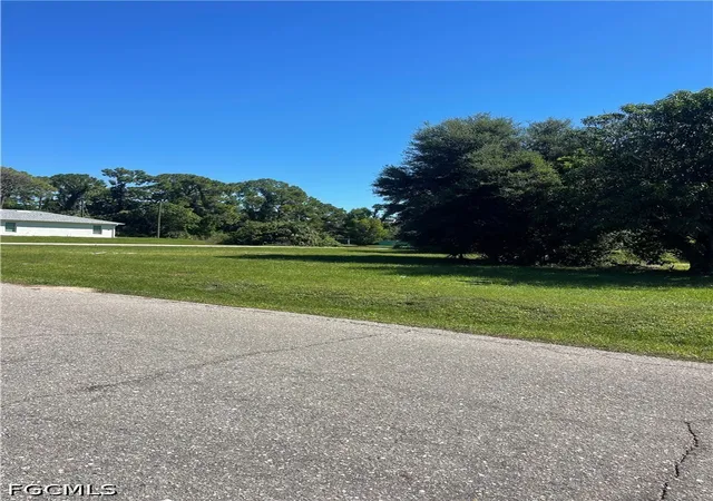 Photo 1 of Land for sale at 2901 Cocos Ave, Fort Myers, FL 33901 | MLS# 2026043206 | Listing updated on 2026-10-14