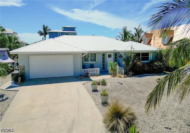 Single family home for sale at 2277 Sapodilla Ln, Saint James City, FL 33956 | MLS# 2026043229