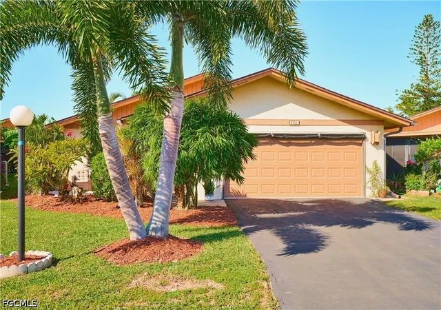 Photo 1 of Single family home for sale at 6513 W Royal Woods Dr, Fort Myers, FL 33908 | MLS# 2026043248 | Listing updated on 2026-10-29