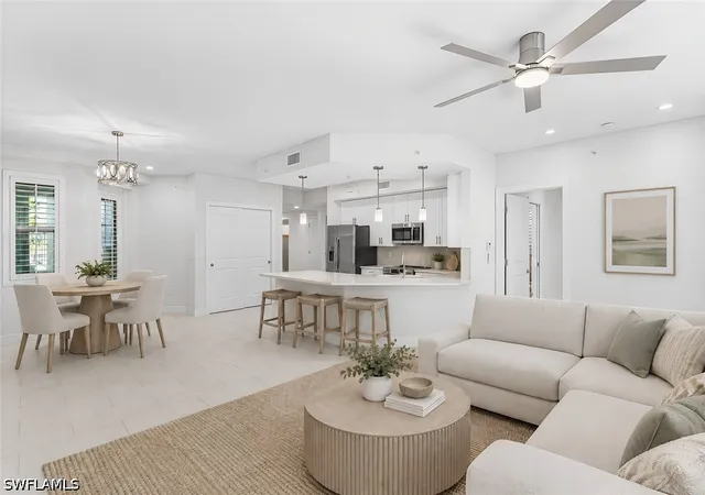 Listing Photo 4 - Condo for sale in building located at 286 Indies Dr E, Naples, FL 34114 - Unit #101