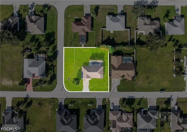 Photo 4 of Single family home for sale at 326 NE 17th Place, Cape Coral, FL 33909 | MLS# 2026043502 | Listing updated on 2026-10-15