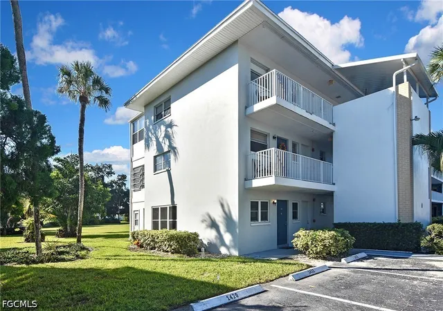 Listing Photo 2 - Condo for sale in building located at 1408 Tropic Ter, North Fort Myers, FL 33903