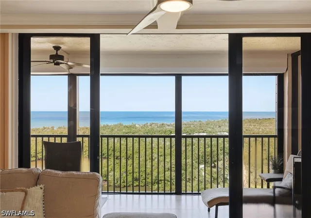 Listing Photo 2 - Condo for sale in building located at 17 Bluebill Ave, Naples, FL 34108 - Unit #1005
