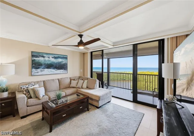Listing Photo 4 - Condo for sale in building located at 17 Bluebill Ave, Naples, FL 34108 - Unit #1005