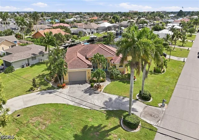 Photo 4 of Single family home for sale at 1804 Palaco Grande Pkwy, Cape Coral, FL 33904 | MLS# 2026043823 | Listing updated on 2026-10-19