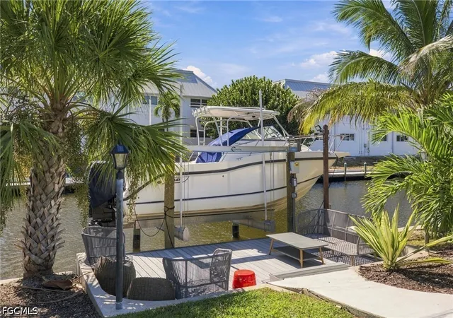 Photo 4 of Single family home for sale at 729 Sand Dollar Dr, Sanibel, FL 33957 | MLS# 2026043881 | Listing updated on 2026-10-21