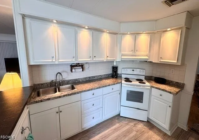 Photo 2 of Manufactured home for sale at 5518 Virginia Dare Ln, North Fort Myers, FL 33917 | MLS# 2026043978 | Listing updated on 2026-10-19