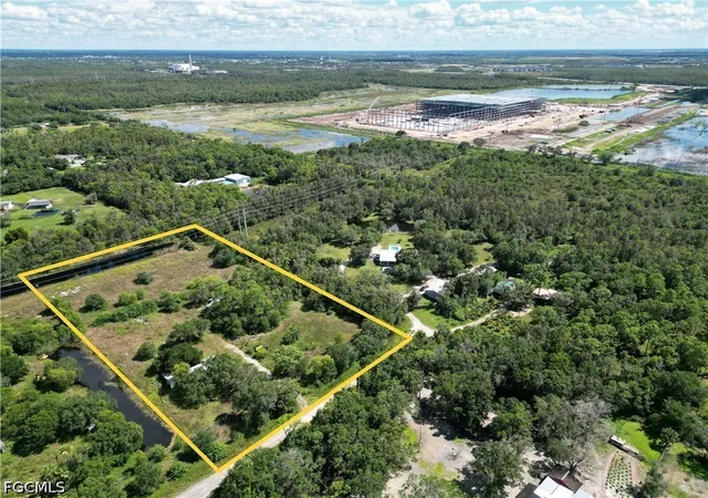 Photo 1 of Manufactured home for sale at 6781 Carmelita Dr, Fort Myers, FL 33905 | MLS# 2026044050 | Listing updated on 2026-10-20
