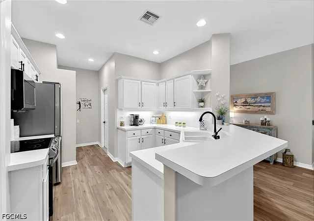 Photo 3 of Townhouse for sale at 8812 Middlebrook Dr, Fort Myers, FL 33908 | MLS# 2026044085 | Listing updated on 2026-10-22