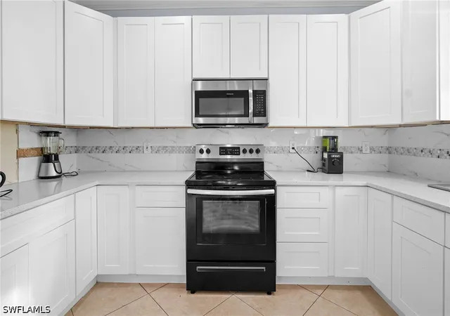 Photo 3 of Single family home for sale at 13020 Lake Meadow Dr, Fort Myers, FL 33913 | MLS# 226038241 | Listing updated on 2026-10-21