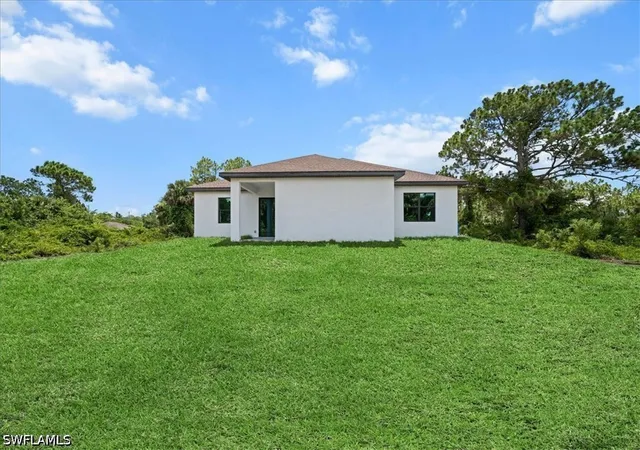 Photo 4 of Single family home for sale at 622 Beach Ave S, Lehigh Acres, FL 33974 | MLS# 226038253 | Listing updated on 2026-10-22