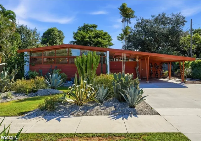 Photo 2 of Single family home for sale at 3951 Arlington St, Fort Myers, FL 33901 | MLS# 2026044357 | Listing updated on 2026-10-22