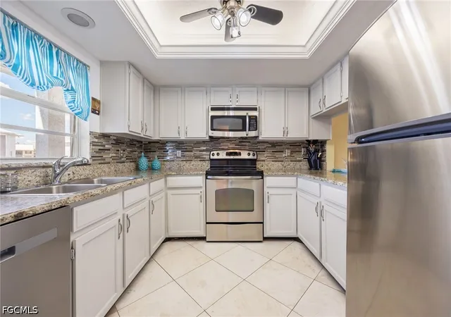 Listing Photo 4 - Condo for sale in building located at 4511 Bay Bch Ln, Fort Myers Beach, FL 33931 - Unit #315