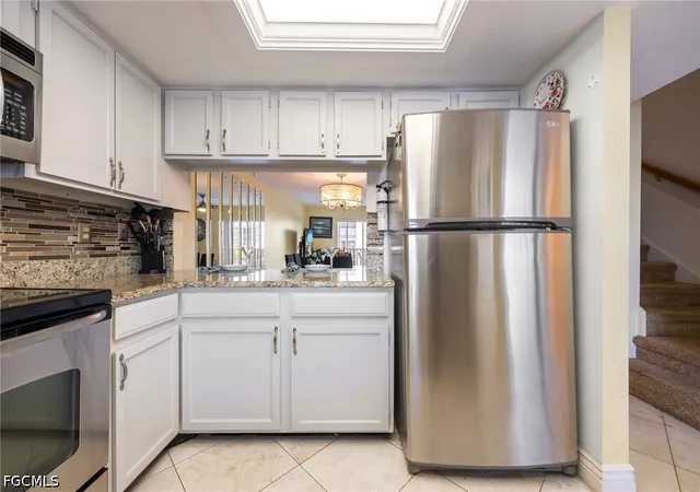 Listing Photo 5 - Condo for sale in building located at 4511 Bay Bch Ln, Fort Myers Beach, FL 33931 - Unit #315