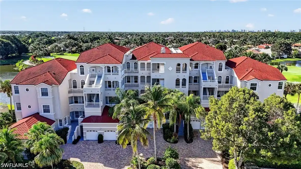 Listing Photo 2 - Condo for sale in 1600 Clermont Dr located at 1600 Clermont Dr, Naples, FL 34109 - Unit #403