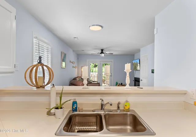 Photo 4 of Condo for sale at 128 Lullwater Dr #B, Wilmington, NC 28403 | MLS# 100601931 | Listing updated on 2026-09-07