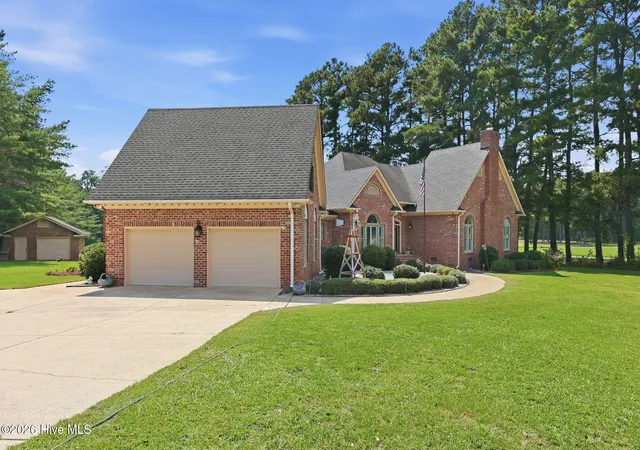 Photo 3 of Single family home for sale at 2685 Aberdeen Rd, Raeford, NC 28376 | MLS# 100602573 | Listing updated on 2026-09-21