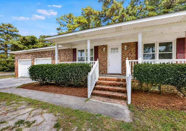 Photo 1 of Single family home for sale at 1000 Hedrick Blvd, Morehead City, NC 28557 | MLS# 100601821 | Listing updated on 2026-09-18